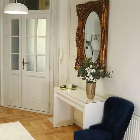 Apartament Deluxe With 2 Bedrooms And Ac