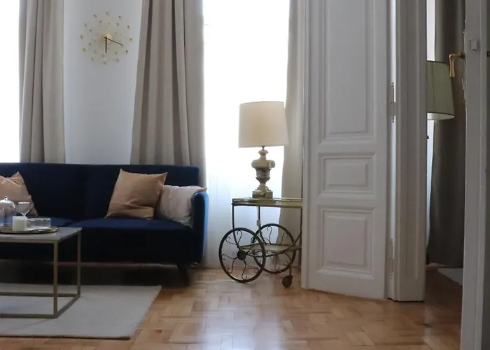 Deluxe With 2 Bedrooms And Ac