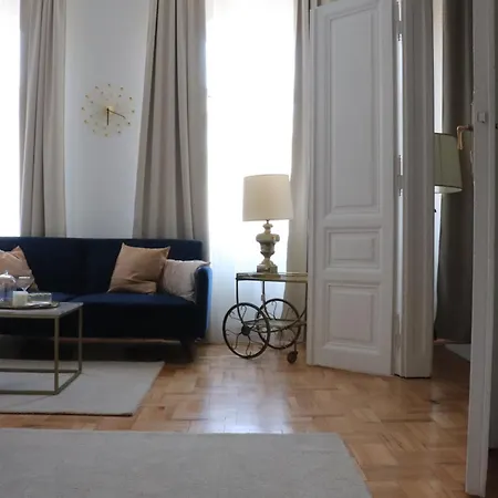 Deluxe With 2 Bedrooms And Ac